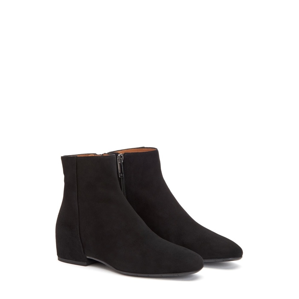 Aquatalia suede black booties